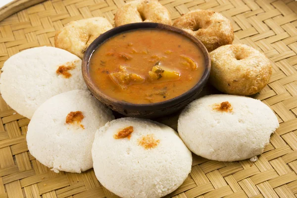 Idli vada ve Sambar