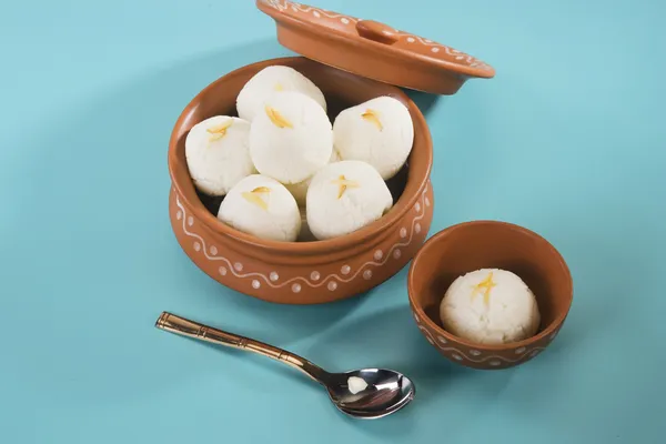 Indian Sweet Rasgulla or Chumchum — Stock Photo, Image