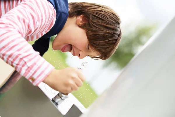 Thirsty boy — Stock Photo, Image