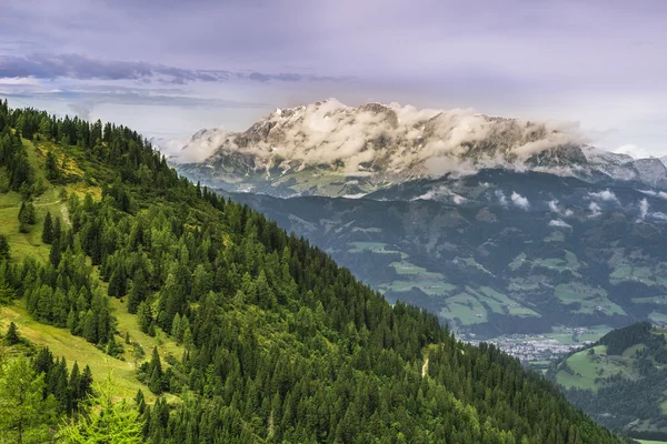 Hiking in the alps — Stock Photo, Image