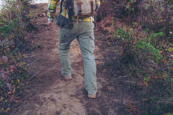Young Mountaineer Legs Trekking Top Mountain — Stock Photo, Image