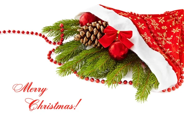 Decoração de Natal. Ramos de abeto, boné, bolas, cone de pinho sobre whi — Fotografia de Stock