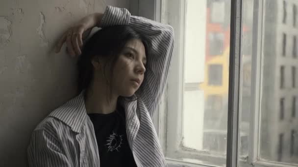 Triste asiatique femme — Video