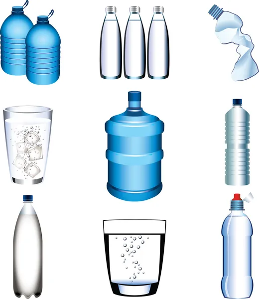 Botella de agua y vasos conjunto foto-realista — Vector de stock