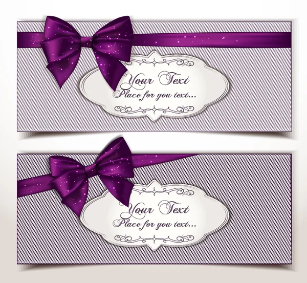 Tarjetas de regalo textiles de tela con cintas violetas de seda — Vector de stock