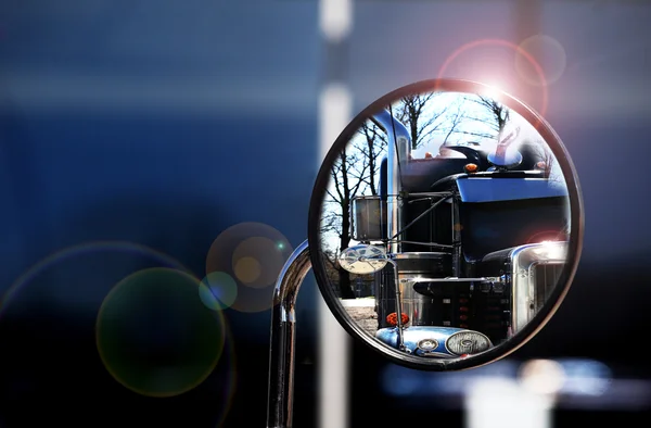 ayna parlak kamyonlara yansıma