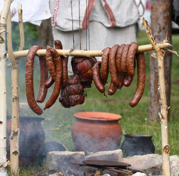 geleneksel tütsülenmiş sosis