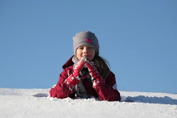 Leka i snö, snö hoppa — Stockfoto
