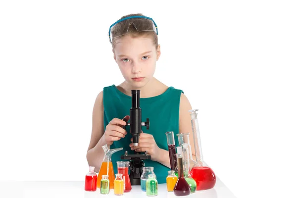 Child in chemistry class, chemistry lesson — Stock Photo, Image