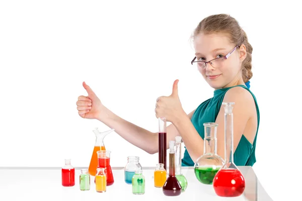 Teenager in chemistry class, chemistry lesson — Stock Photo, Image