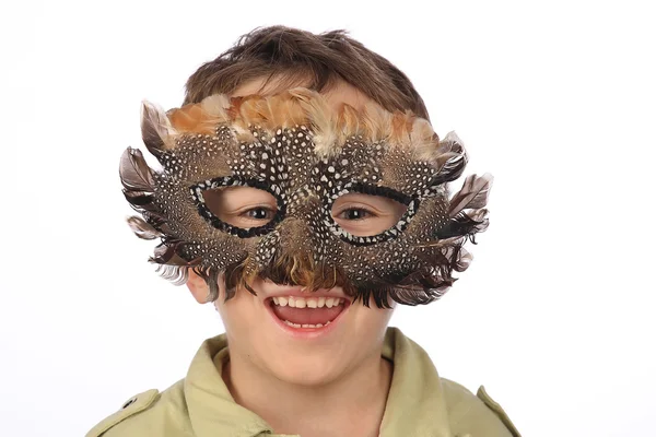 Lustiger Junge mit Karnevalsmaske — Stockfoto