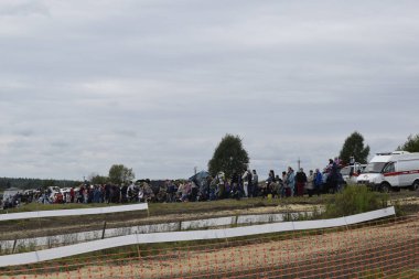 Motokros, pistte bir motosiklet yarışı.