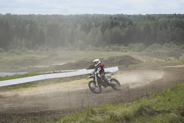 Motocross Ein Motorradrennen Auf Der Rennstrecke — Stockfoto