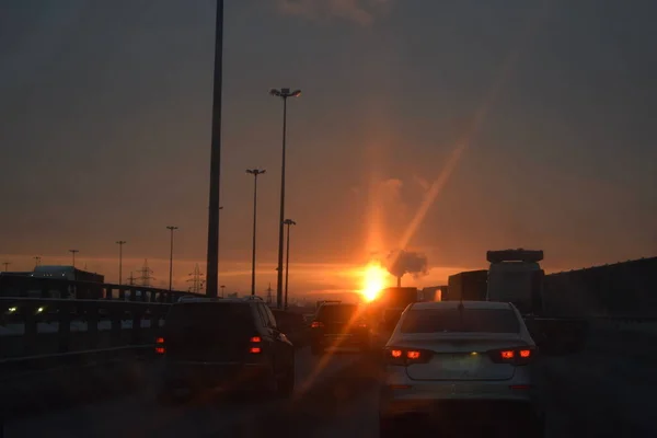 Puesta Sol Una Ciudad Industrial — Foto de Stock