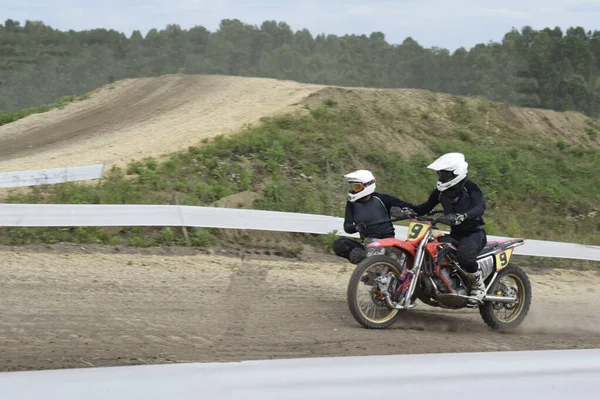 オートバイに乗っているモトクロスライダー — ストック写真