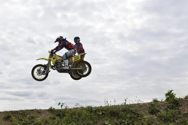 Motocross Piloto Uma Motocicleta — Fotografia de Stock