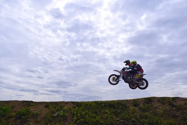 Motocross Piloto Uma Motocicleta — Fotografia de Stock