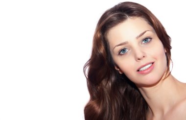 kendinden emin gülümseyen