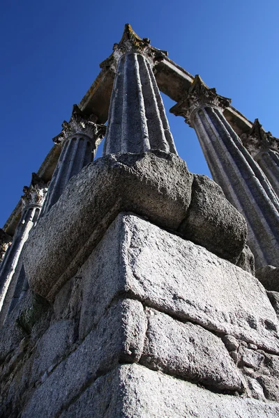 Famoso templo romano en Evora . — Foto de Stock