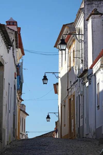 Alte urbane straße in evora stadt. alentejo, portugal, europa. — Stockfoto