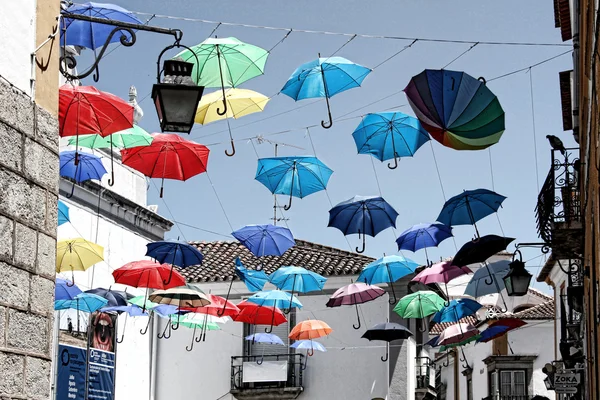 Évora, Portogallo ombrello colori diversi — Foto Stock