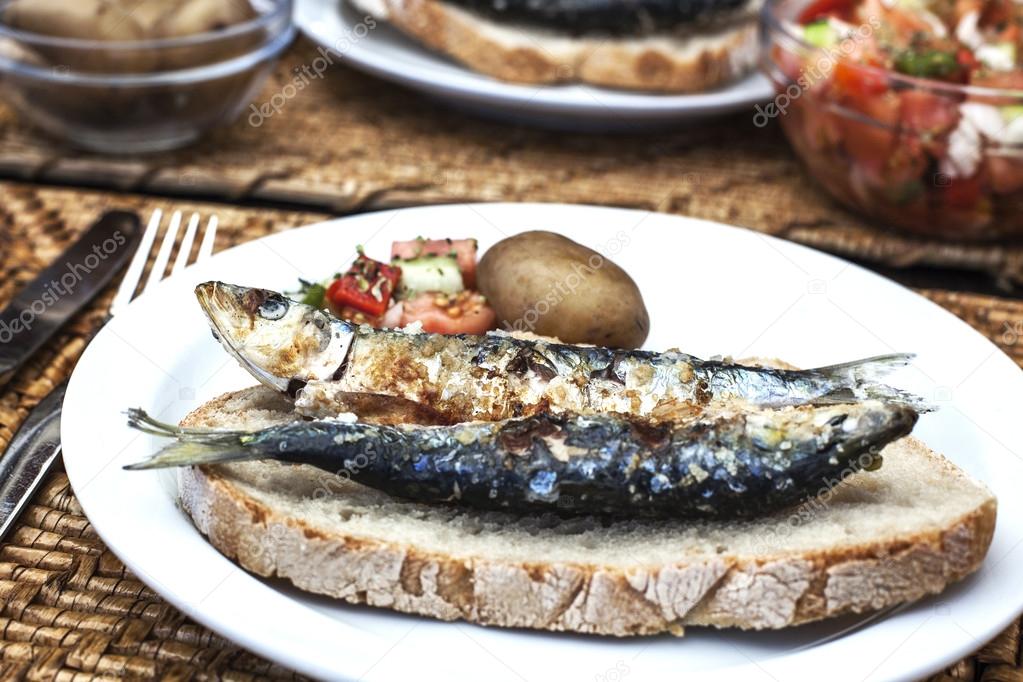 Sardine sandwich, sardine on plate