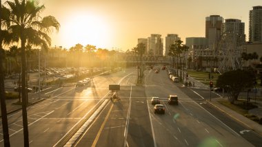 Günbatımında Long beach city