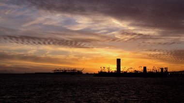 Ada beyaz Offshore Petrol Adası