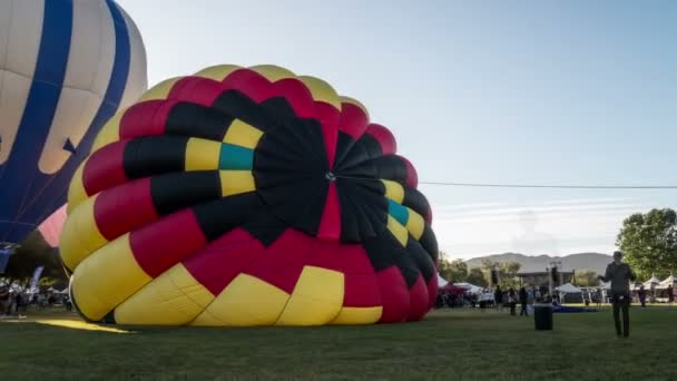 Temecula vínem a horkým vzduchem balónek festivalu časová prodleva video — Stock video