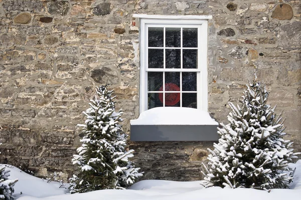 Kış Penceresi - Stok İmaj