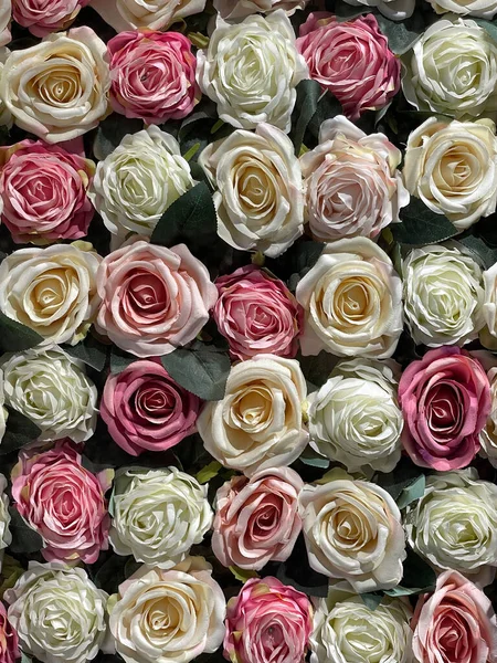 Çiçek Tomurcukları Üstte Düğün Dekorasyonu Için Gül Arkaplanı — Stok fotoğraf