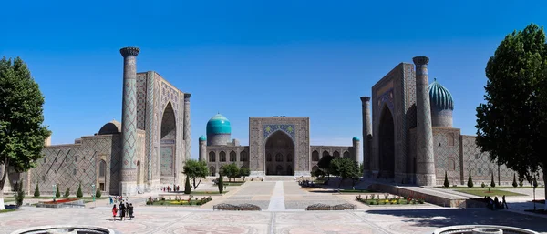The Famous Registan Plaza of Samarkand, Uzbequistão Imagem De Stock