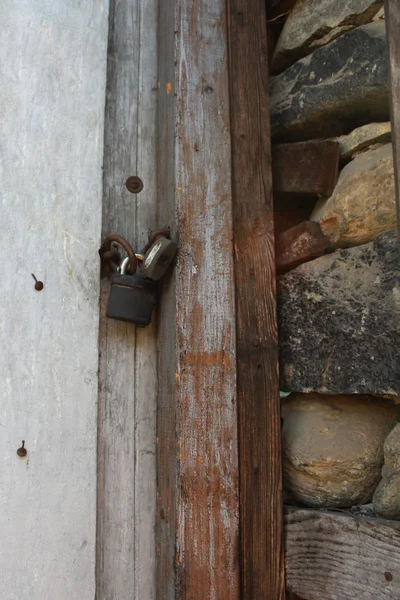 Закрытая дверь — стоковое фото