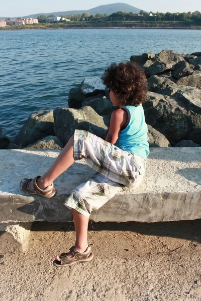 Garçon à la plage — Photo