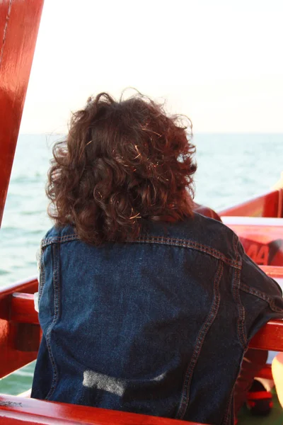 Jongen op het schip — Stockfoto