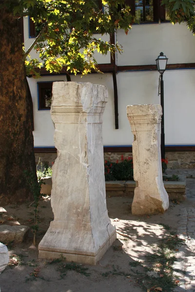 Antica colonna — Foto Stock