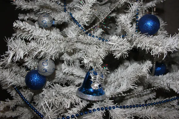 Witte kerstboom — Stockfoto