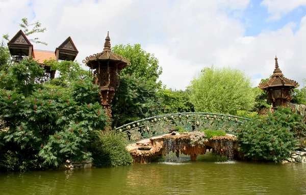 Декоративный мост — стоковое фото