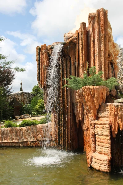Dekorativer Wasserfall — Stockfoto