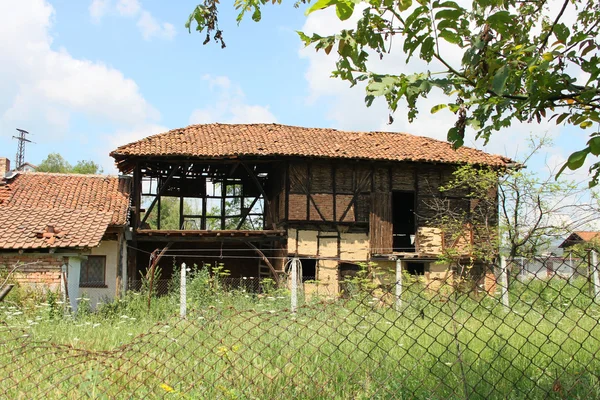 Verlaten huis — Stockfoto