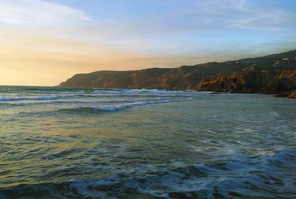 inci bech gün batımında