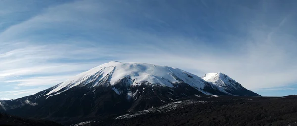 Landscape of snowy mountain with footpaith on peak — Stock Photo, Image