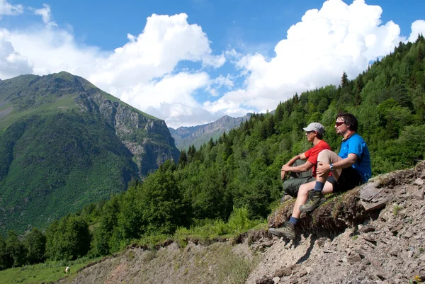 Two hikers on rest — Stock Photo, Image