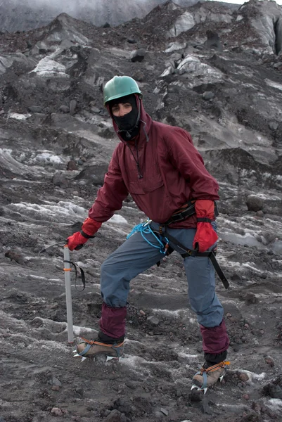 Mountaineer on a glacier — Stock Photo, Image