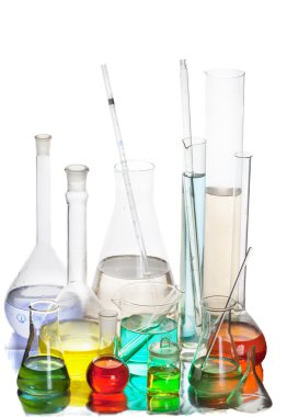 Beyaz arka plan üzerinde izole şişeler