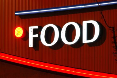 Gıda işareti dışında bir alışveriş merkezi food court