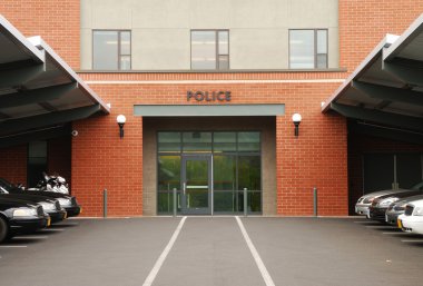 Polis