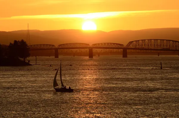 Veleiro por do sol — Fotografia de Stock