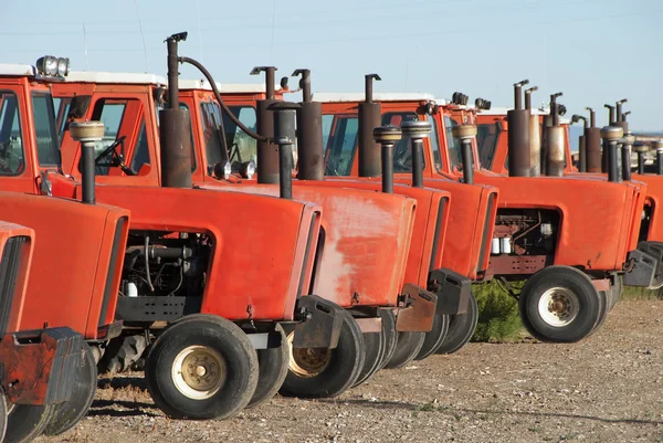 Piros traktor — Stock Fotó