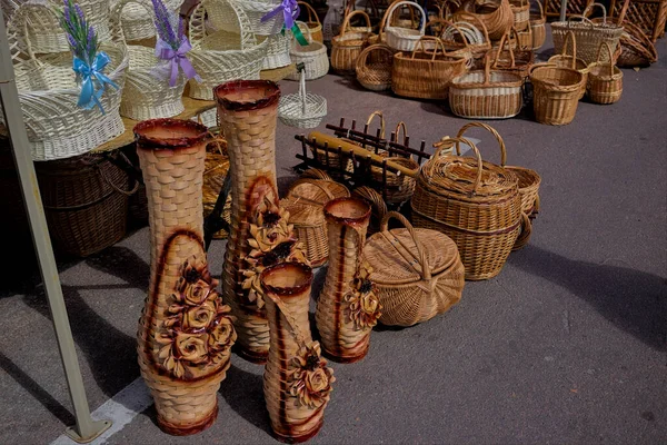 Venta Varios Productos Mimbre Una Feria Campesina Una Calle Ciudad — Foto de Stock